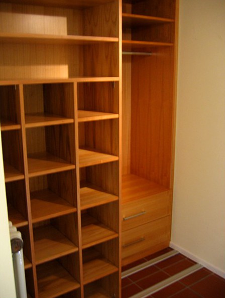 Begehbarer Kleiderschrank